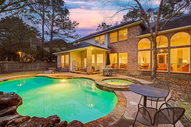 18 Floret Court, The Woodlands, TX 77382