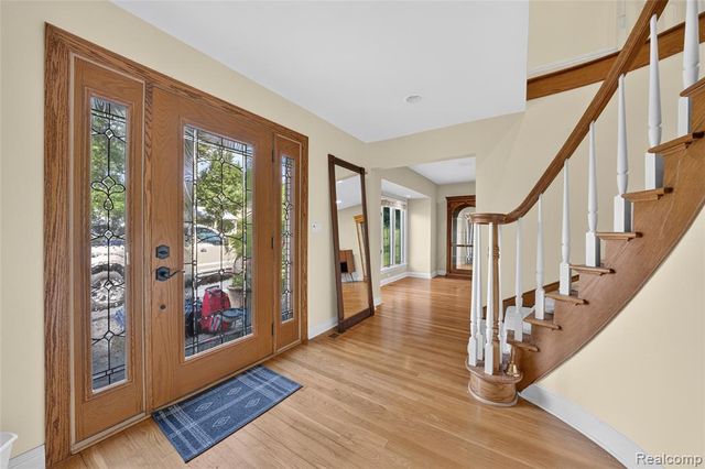 5369 W Bloomfield Lake Road, West Bloomfield, MI 48323