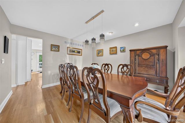 5369 W Bloomfield Lake Road, West Bloomfield, MI 48323
