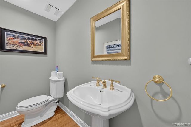 5369 W Bloomfield Lake Road, West Bloomfield, MI 48323