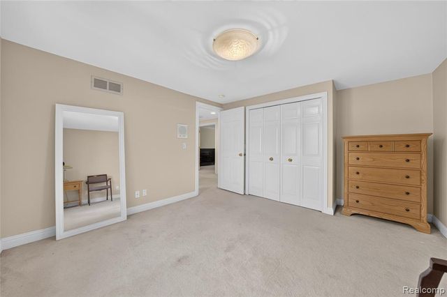5369 W Bloomfield Lake Road, West Bloomfield, MI 48323