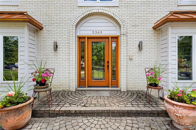 5369 W Bloomfield Lake Road, West Bloomfield, MI 48323