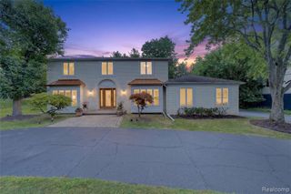 5369 W Bloomfield Lake Road, West Bloomfield, MI 48323