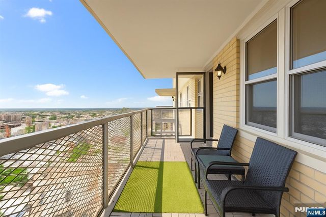 6600 JFK Blvd E 23J, West New York, NJ 07093