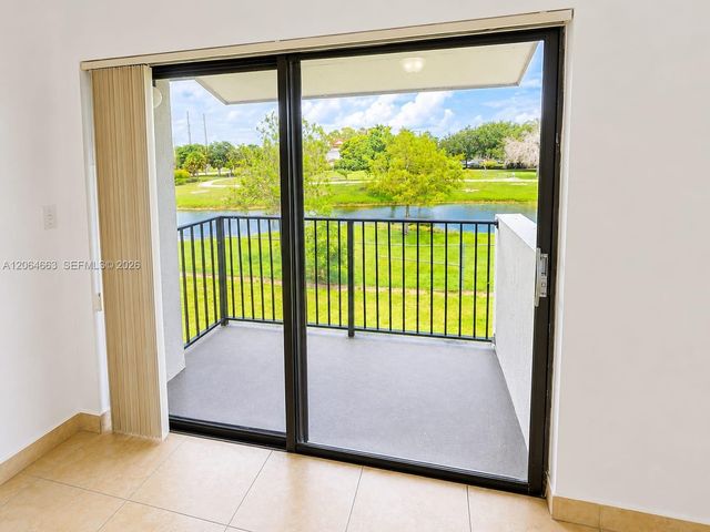 7235 NW 179th Street 212, Hialeah, FL 33015