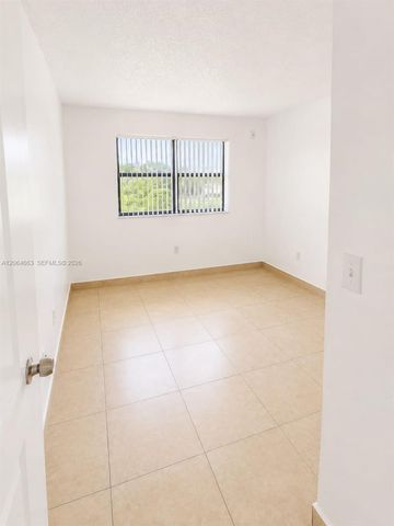 7235 NW 179th Street 212, Hialeah, FL 33015