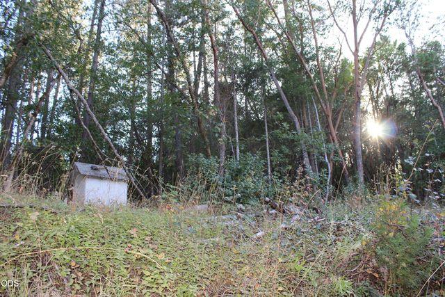 333 Greens Creek Road, Grants Pass, OR 97527