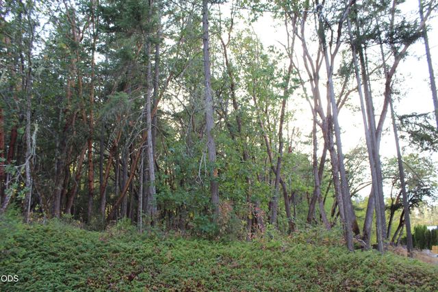 333 Greens Creek Road, Grants Pass, OR 97527