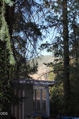 333 Greens Creek Road, Grants Pass, OR 97527