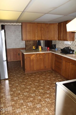 333 Greens Creek Road, Grants Pass, OR 97527