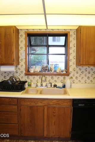 333 Greens Creek Road, Grants Pass, OR 97527