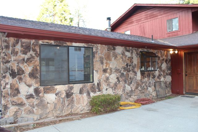 333 Greens Creek Road, Grants Pass, OR 97527