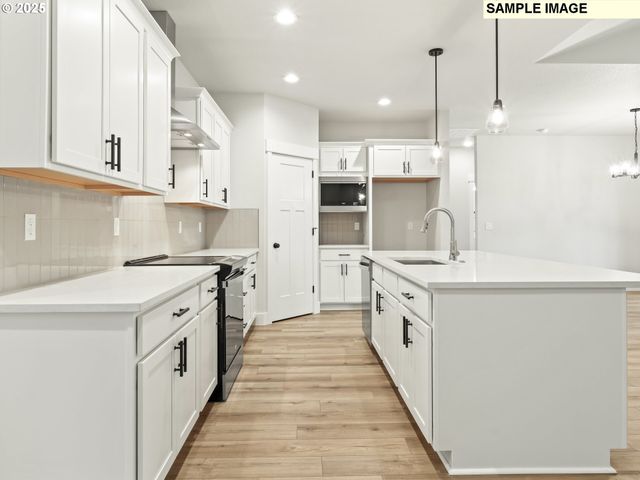 750 Ne SALING Dr E 90, Estacada, OR 97023