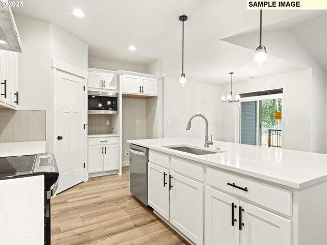 750 Ne SALING Dr E 90, Estacada, OR 97023