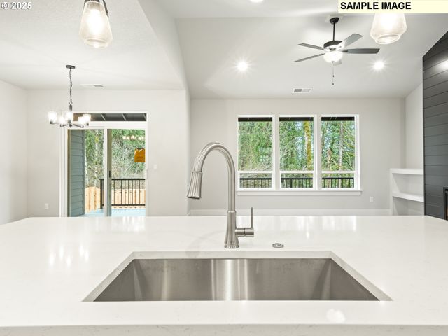 750 Ne SALING Dr E 90, Estacada, OR 97023