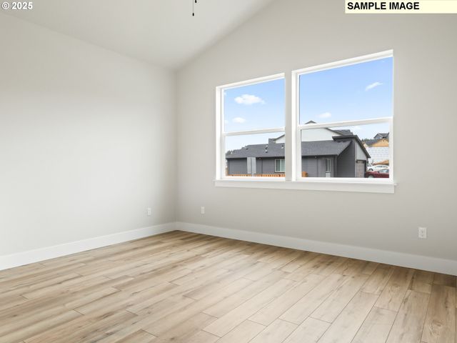 750 Ne SALING Dr E 90, Estacada, OR 97023