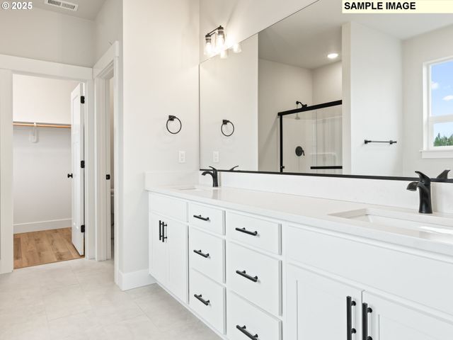 750 Ne SALING Dr E 90, Estacada, OR 97023