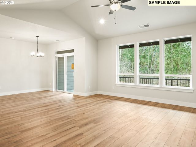 750 Ne SALING Dr E 90, Estacada, OR 97023