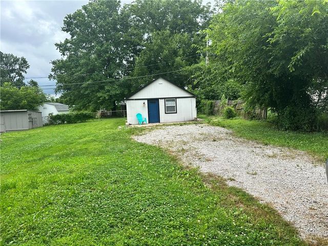 1133 S Haden Street, Independence, MO 64050