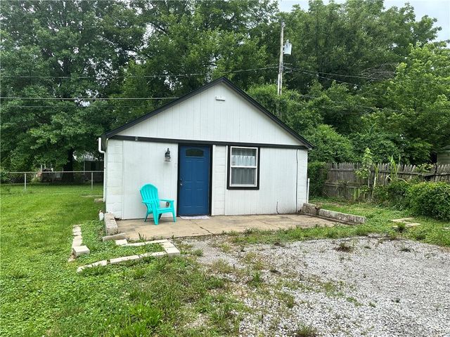 1133 S Haden Street, Independence, MO 64050