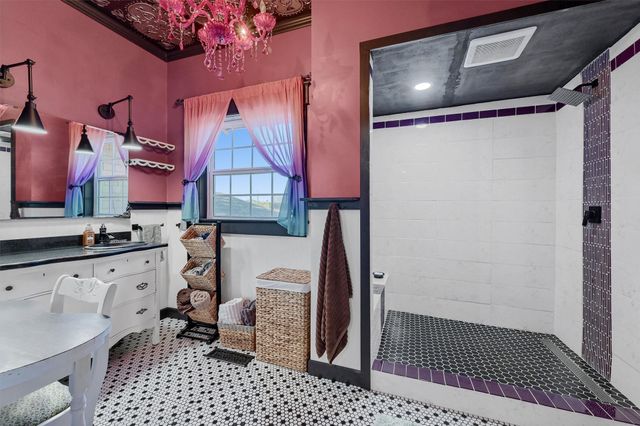 901 N 8th Street, Honey Grove, TX 75446