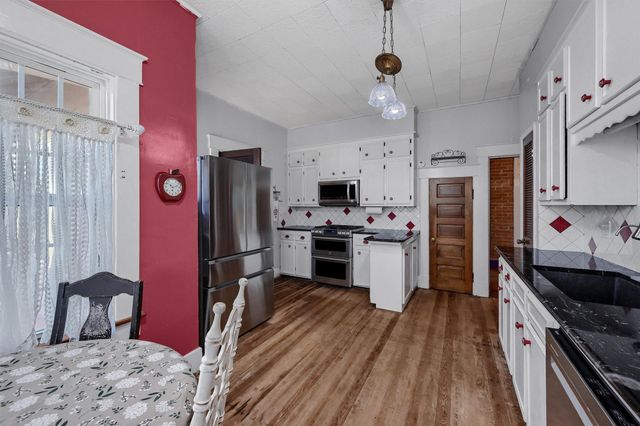 901 N 8th Street, Honey Grove, TX 75446
