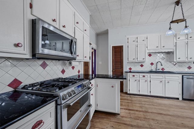 901 N 8th Street, Honey Grove, TX 75446