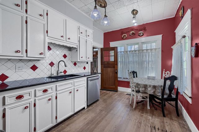 901 N 8th Street, Honey Grove, TX 75446