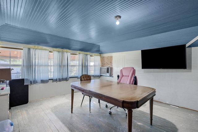 901 N 8th Street, Honey Grove, TX 75446