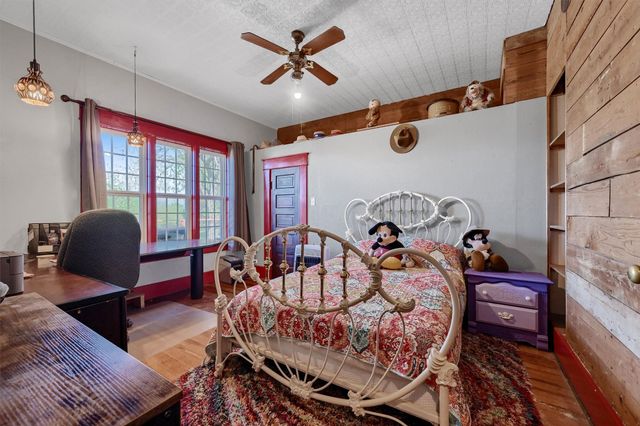 901 N 8th Street, Honey Grove, TX 75446