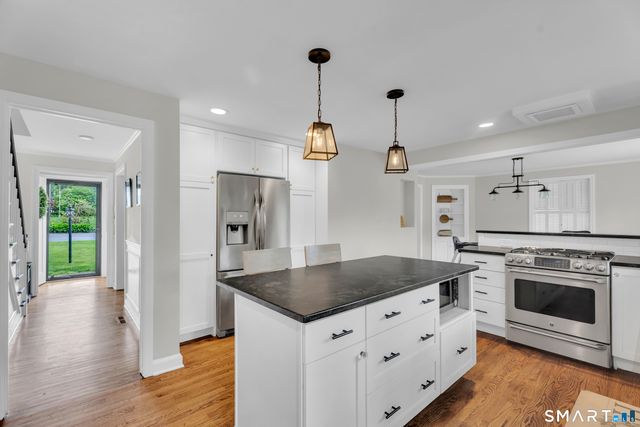 80 Knollwood Road, North Haven, CT 06473