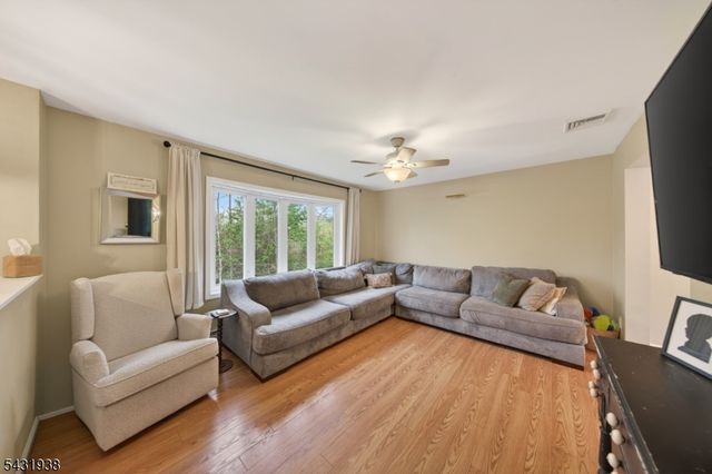 13 Valley Drive N, Vernon Twp., NJ 07418