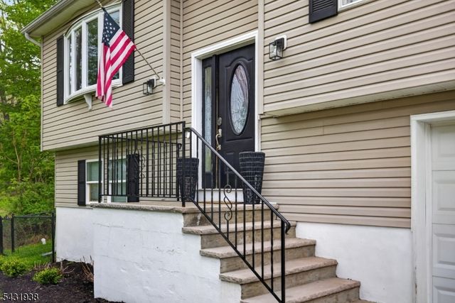 13 Valley Drive N, Vernon Twp., NJ 07418