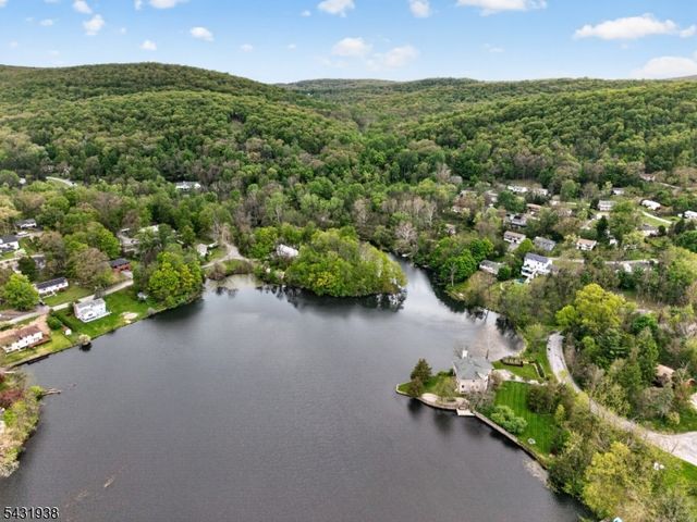 13 Valley Drive N, Vernon Twp., NJ 07418
