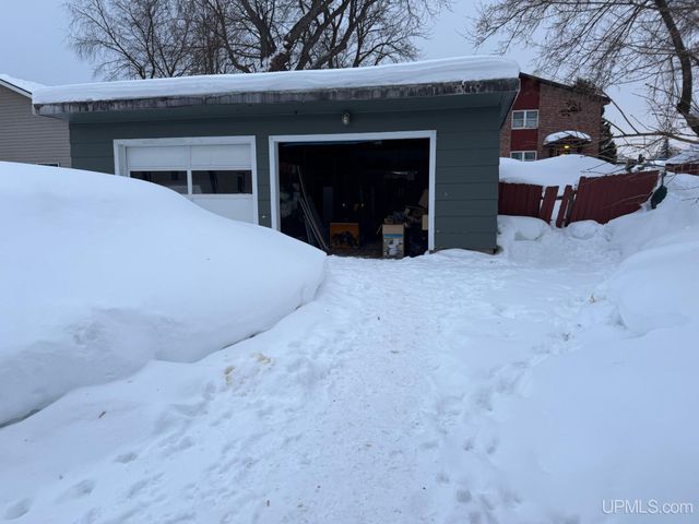 611 Sutherland Street, Ironwood, MI 49938