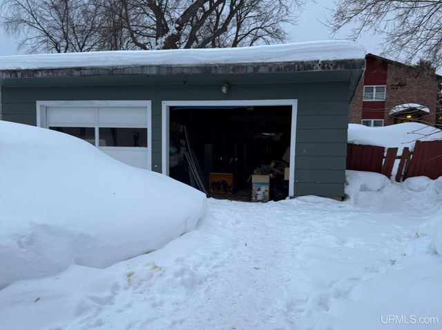 611 Sutherland Street, Ironwood, MI 49938