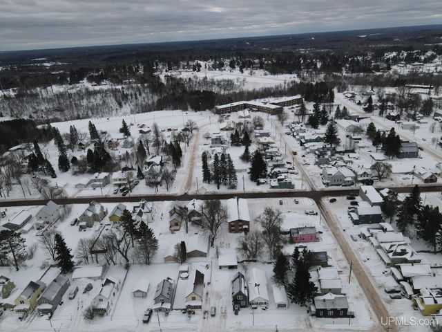 611 Sutherland Street, Ironwood, MI 49938