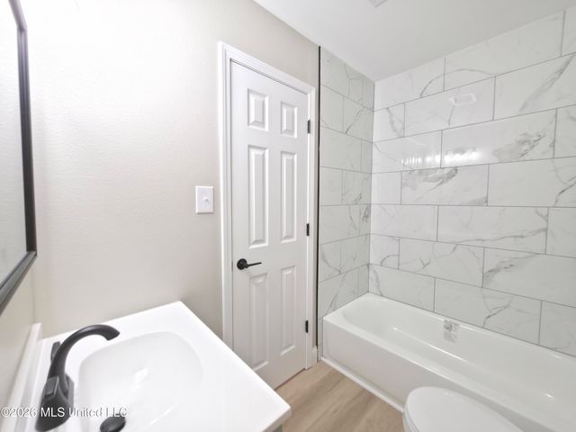 7208 Greenbriar Street, Ocean Springs, MS 39564