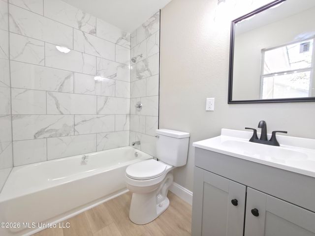 7208 Greenbriar Street, Ocean Springs, MS 39564