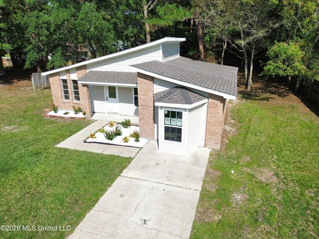 7208 Greenbriar Street, Ocean Springs, MS 39564
