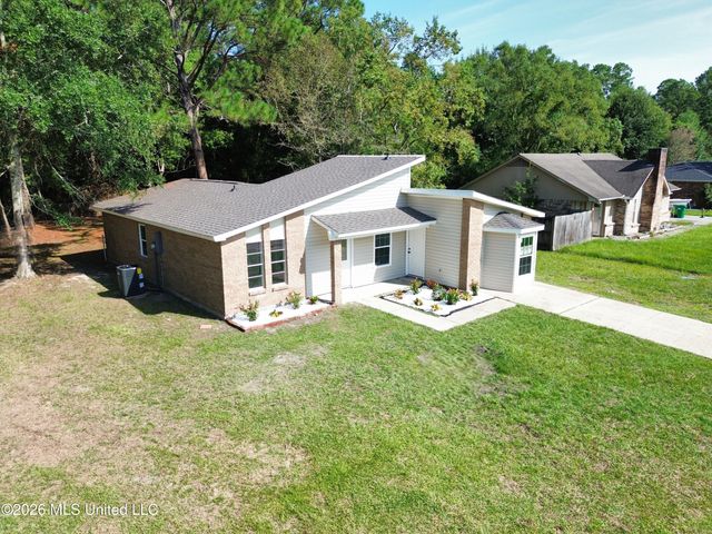 7208 Greenbriar Street, Ocean Springs, MS 39564