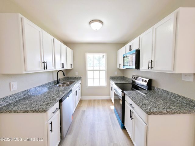 7208 Greenbriar Street, Ocean Springs, MS 39564