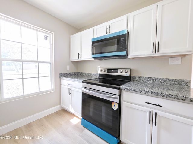 7208 Greenbriar Street, Ocean Springs, MS 39564