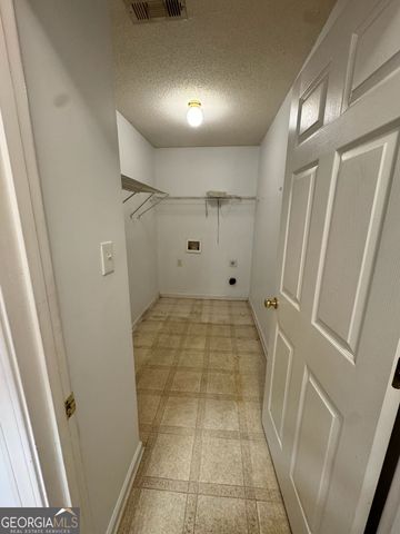 6922 Red Bone Way, Lithonia, GA 30038
