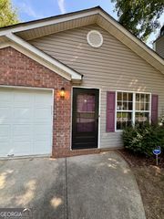 6922 Red Bone Way, Lithonia, GA 30038