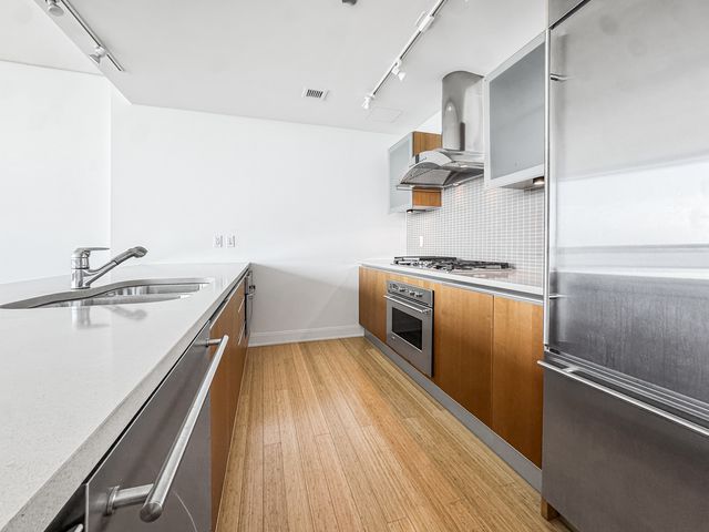 340 E RANDOLPH Street 2905, Chicago, IL 60601