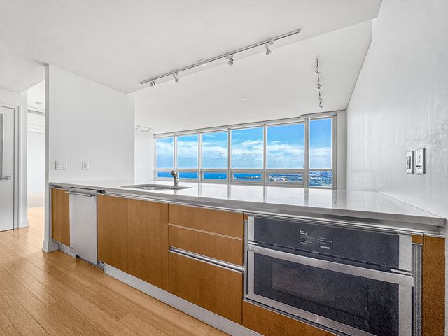 340 E RANDOLPH Street 2905, Chicago, IL 60601