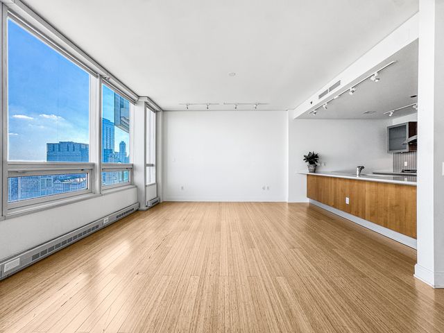 340 E RANDOLPH Street 2905, Chicago, IL 60601