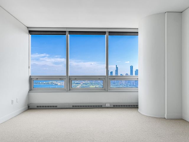 340 E RANDOLPH Street 2905, Chicago, IL 60601