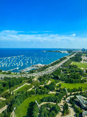 340 E RANDOLPH Street 2905, Chicago, IL 60601